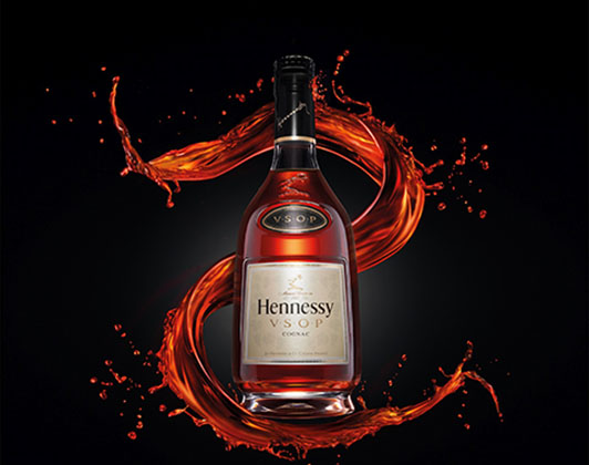 Rượu vang Hennessy VSOP có thiết kế sang trọng